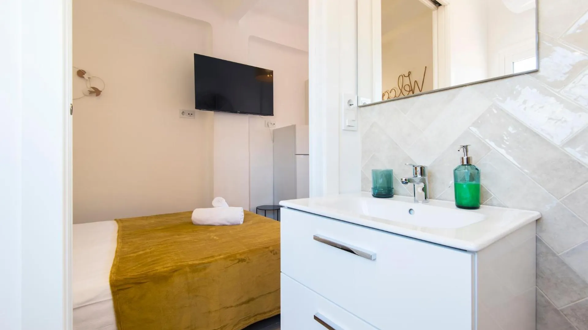 New For Couples Malaga Center Tour Apartment